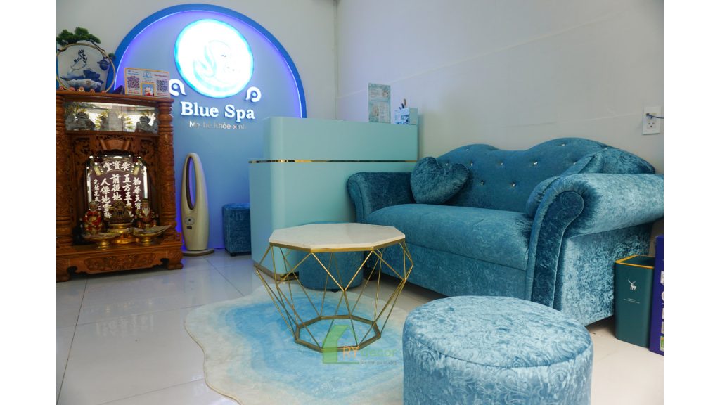 Blue spa sofa le tan