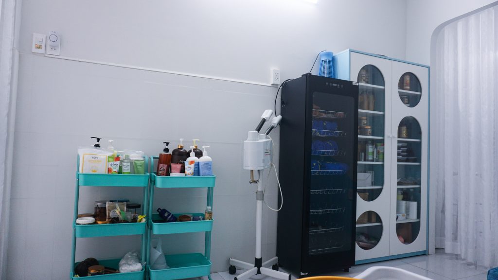 Blue spa thiet bi spa