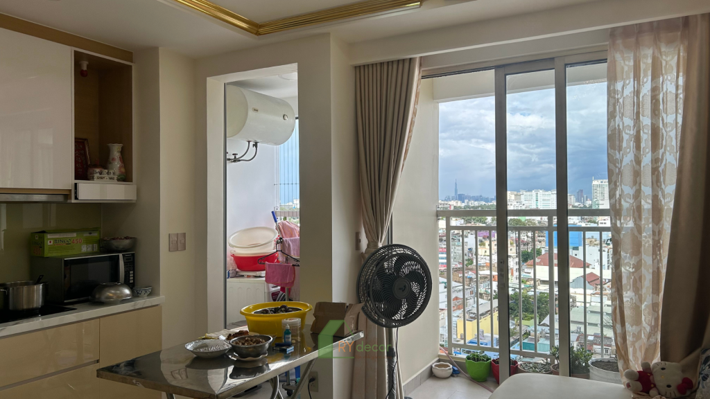 Lucky Palace - 82m2 - Chị T 12 Lucky palace 12.06 bep loggia