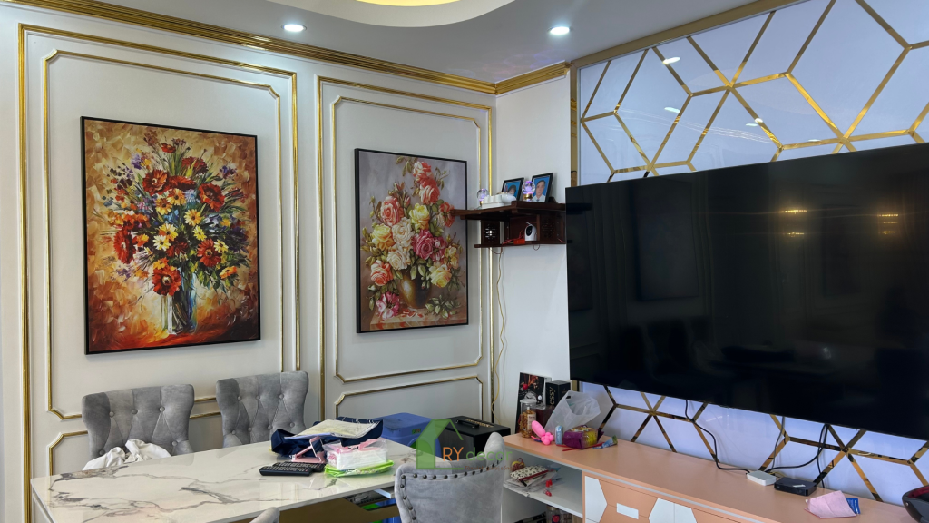 Lucky Palace - 82m2 - Chị T 3 Lucky palace 12.06 phong khach tivi
