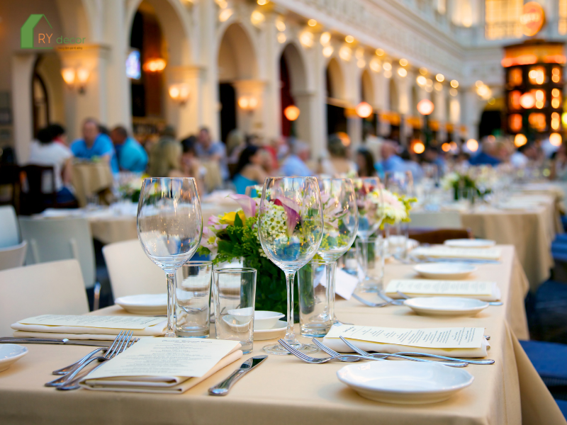 10+ mẫu thiết kế nội thất nhà hàng tiệc cưới chuyên nghiệp, ấn tượng 2025 8 10+ mẫu thiết kế nội thất nhà hàng tiệc cưới ấn tượng 2025